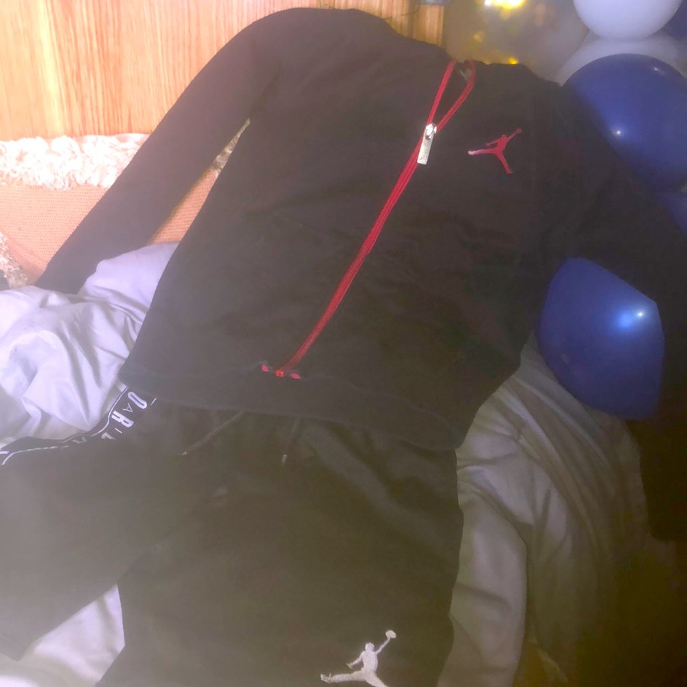 Boys Jordan bundle hoodie zip up and Jordan shorts